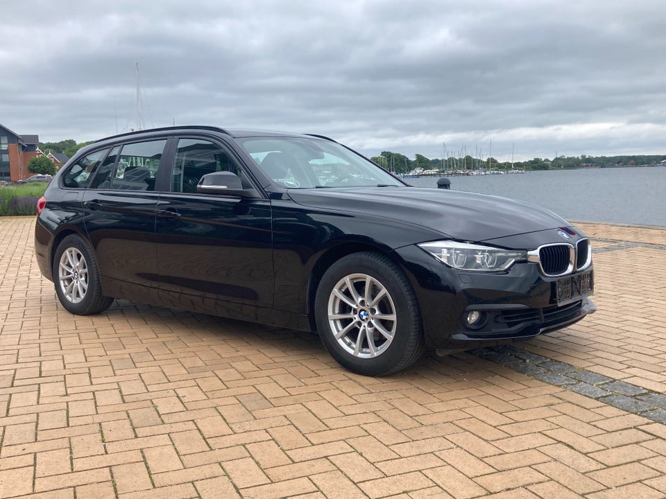 BMW 320i 2,0 Touring 5d