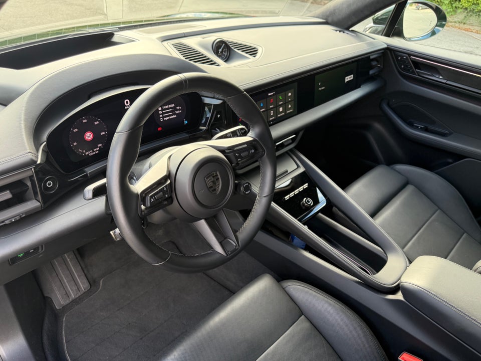 Porsche Macan Turbo 5d