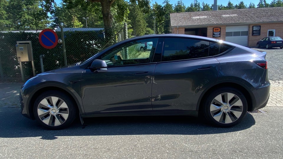 Tesla Model Y Long Range AWD 5d