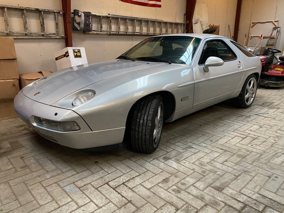 Porsche 928 4,7 S 3d