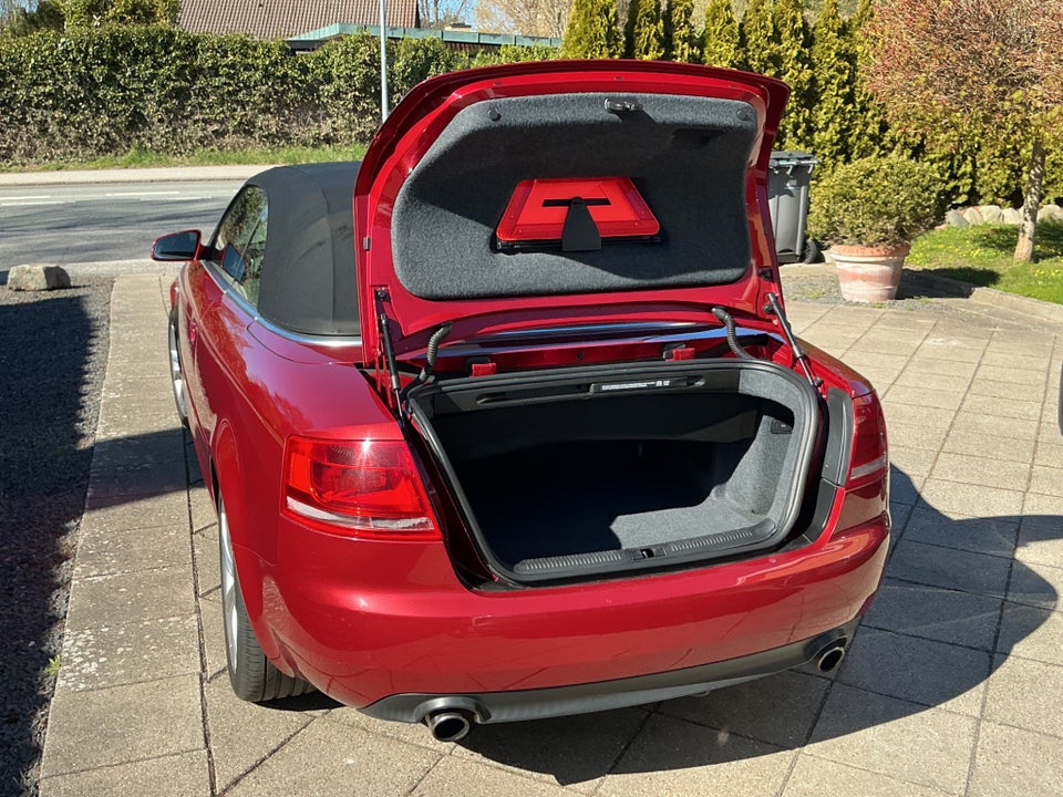 Audi A4 3,2 FSi Cabriolet Multitr. 2d
