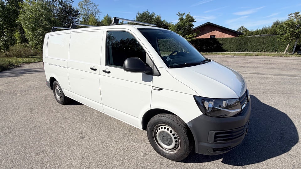 VW Transporter 2,0 TDi 102 Kassevogn lang
