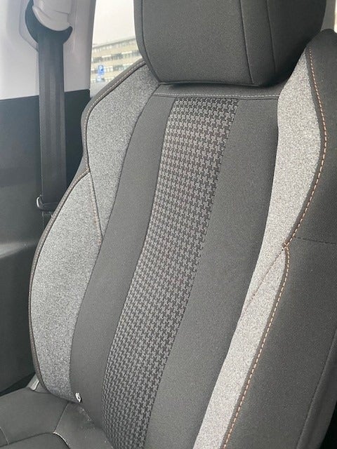 Peugeot 3008 1,2 e-THP 130 Active 5d