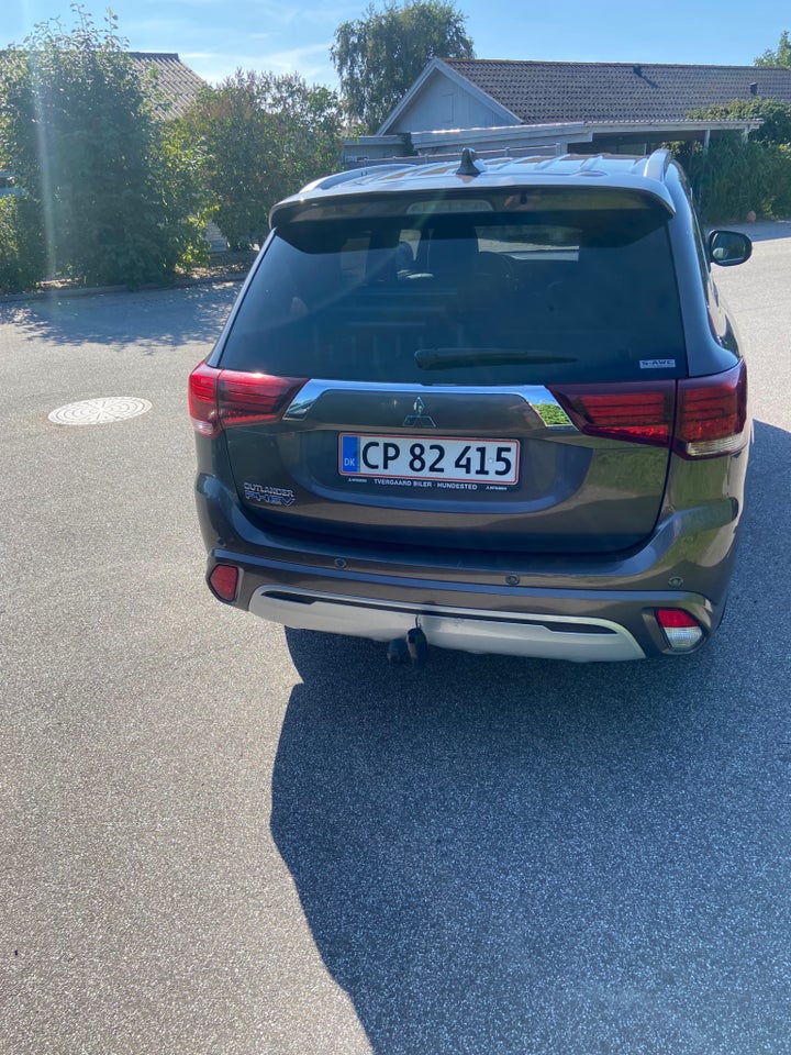 Mitsubishi Outlander 2,4 PHEV Intense CVT 4WD 5d