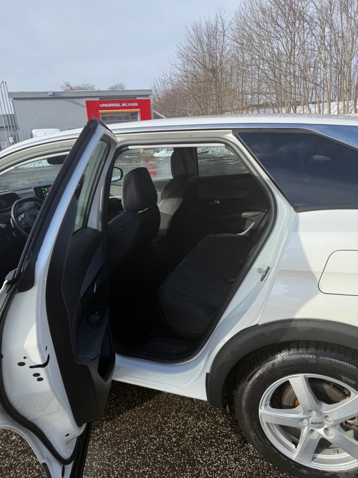 Peugeot 3008 1,6 Hybrid Selection EAT8 5d