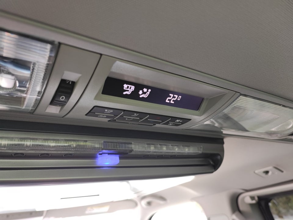 VW Multivan 2,0 TDi 150 Highline DSG kort