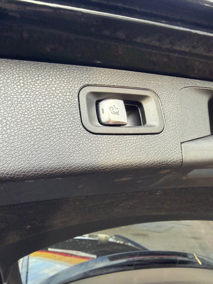 Mercedes E300 de 2,0 AMG Line stc. aut. 5d