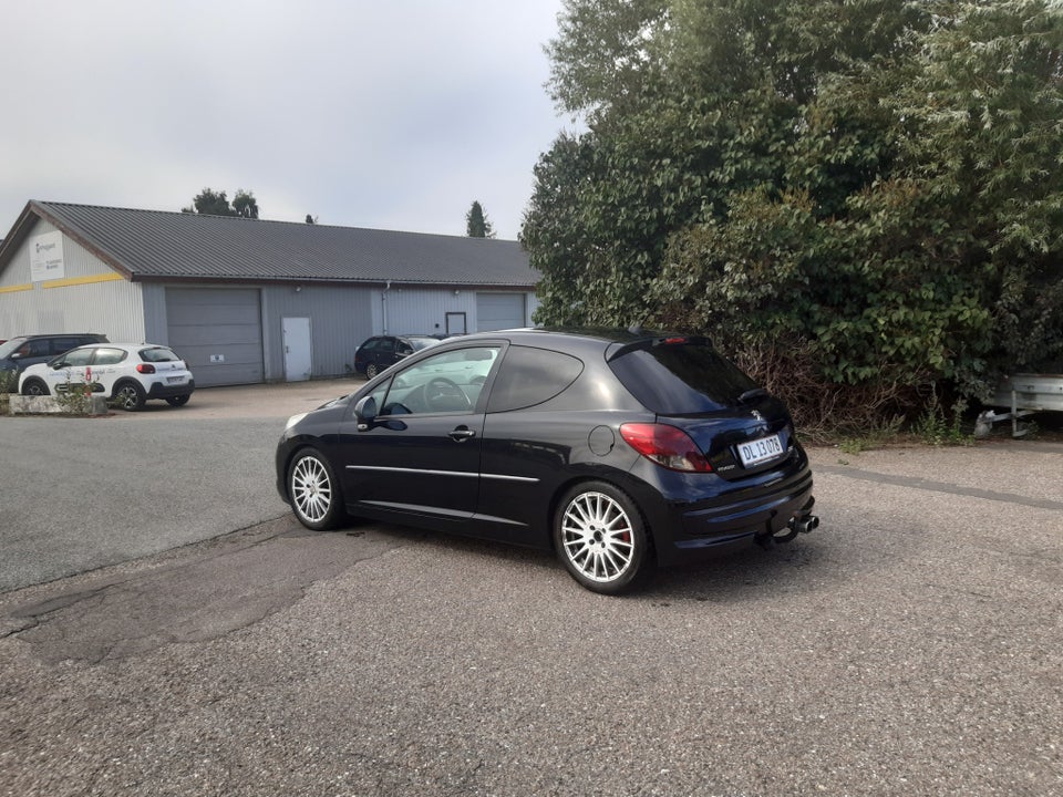 Peugeot 207 1,6 THP 156 GT/RC 3d