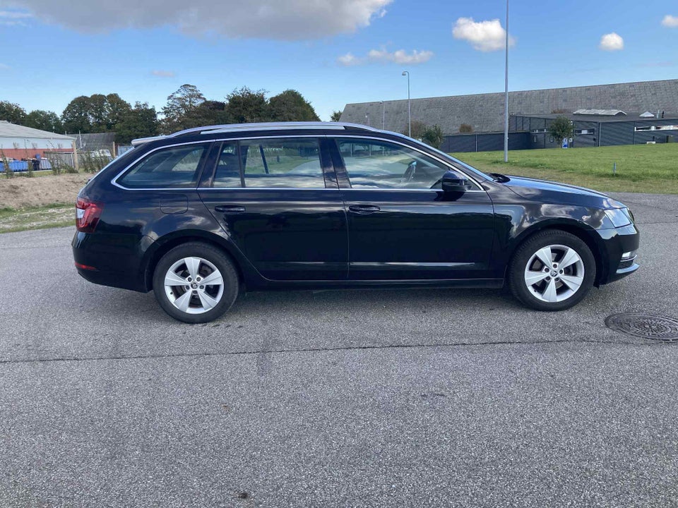 Skoda Octavia 2,0 TDi 150 Style Combi DSG 5d