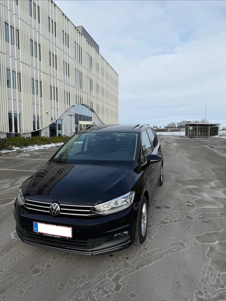 VW Touran 2,0 TDi 115 Highline Family DSG 7prs 5d