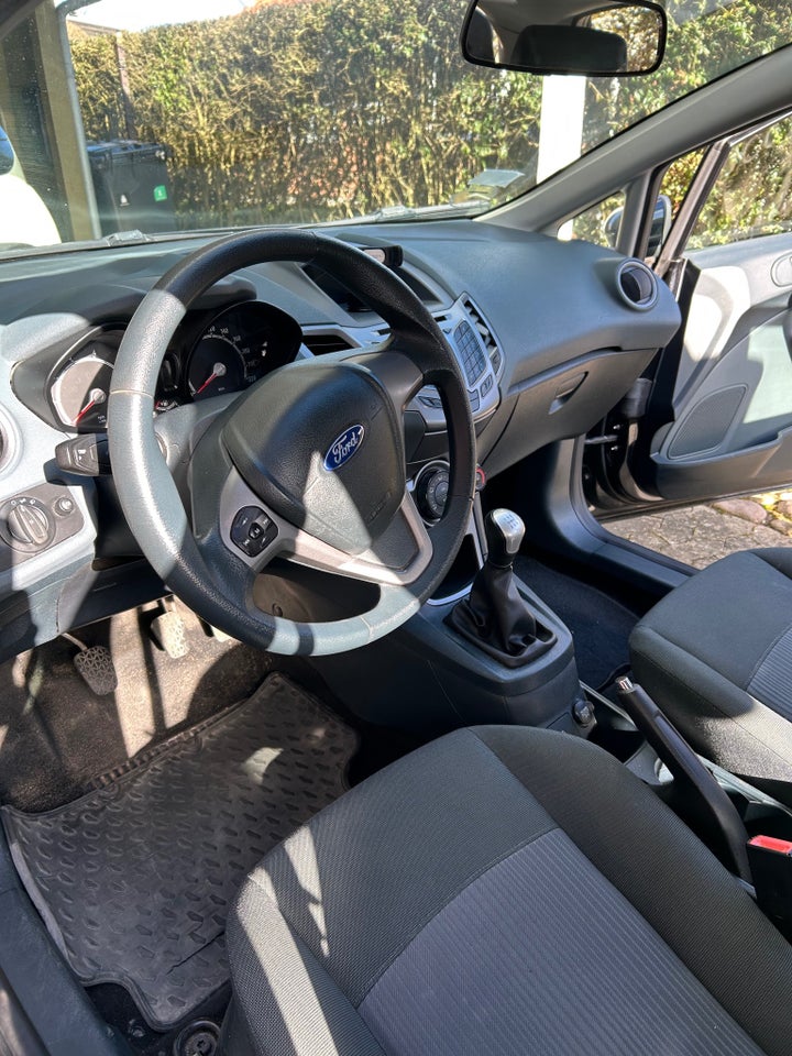 Ford Fiesta 1,4 Titanium 5d