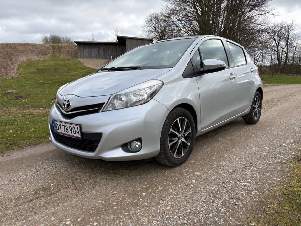 Toyota Yaris 1,3 VVT-i T2 5d