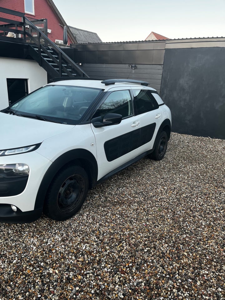Citroën C4 Cactus 1,2 PureTech 82 Shine ETG 5d