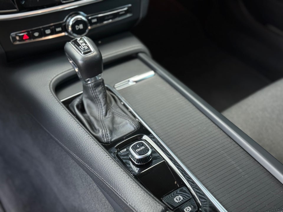 Volvo V90 2,0 T5 254 Momentum aut. 5d