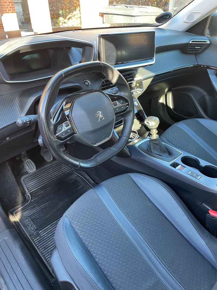 Peugeot 2008 1,2 PureTech 130 Allure 5d