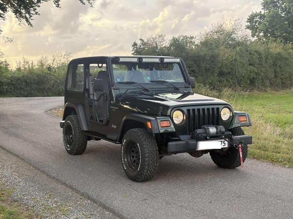 Jeep Wrangler 4,0 Sahara 4x4 2d