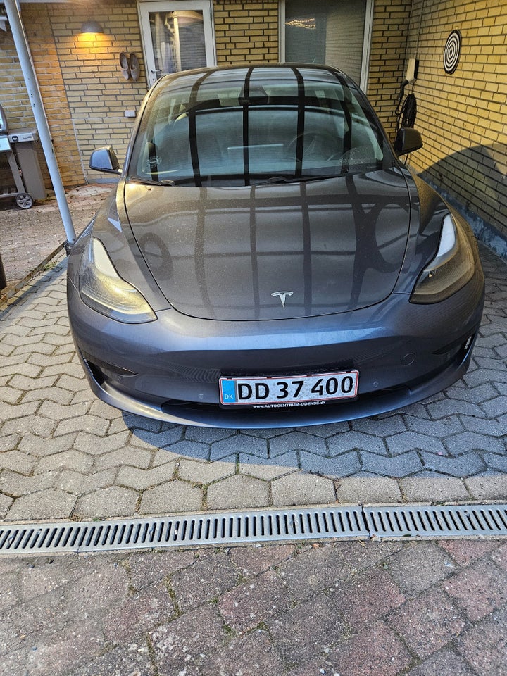 Tesla Model 3 Standard Range+ RWD 4d