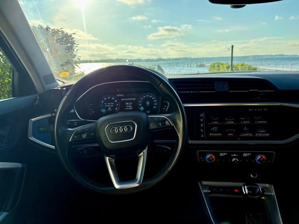 Audi Q3 45 TFSi e Attitude plus S-tr. 5d