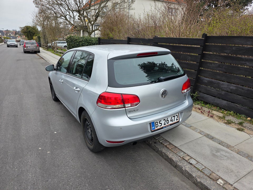 VW Golf VI 1,6 TDi 105 Comfortline 5d