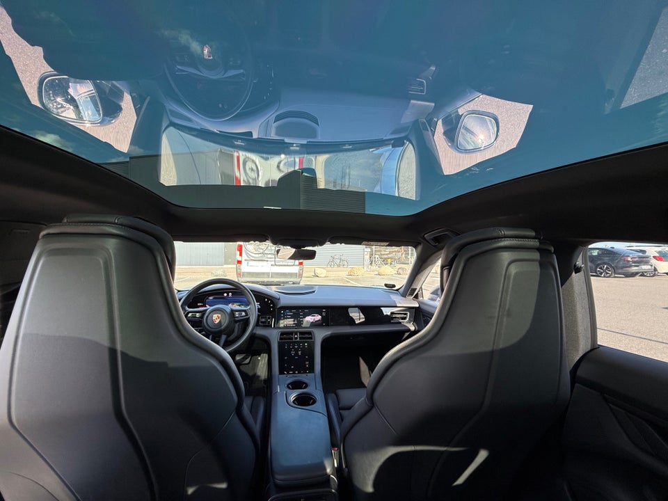 Porsche Taycan 4S Performance+ 75 Years 4d