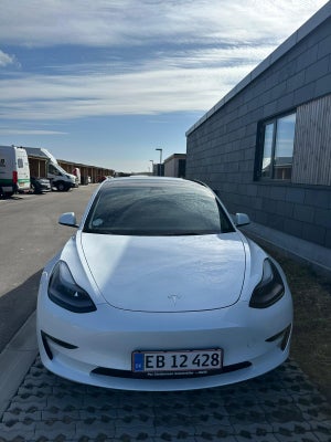 Tesla Model 3  Long Range AWD 4d