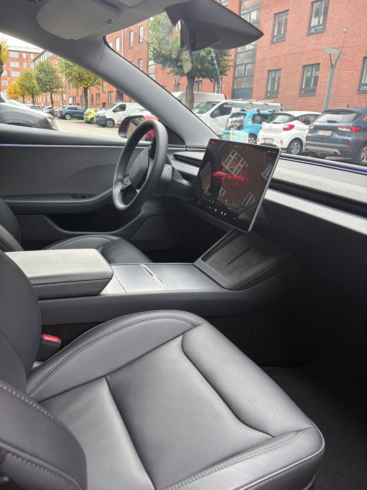 Tesla Model 3 RWD 4d