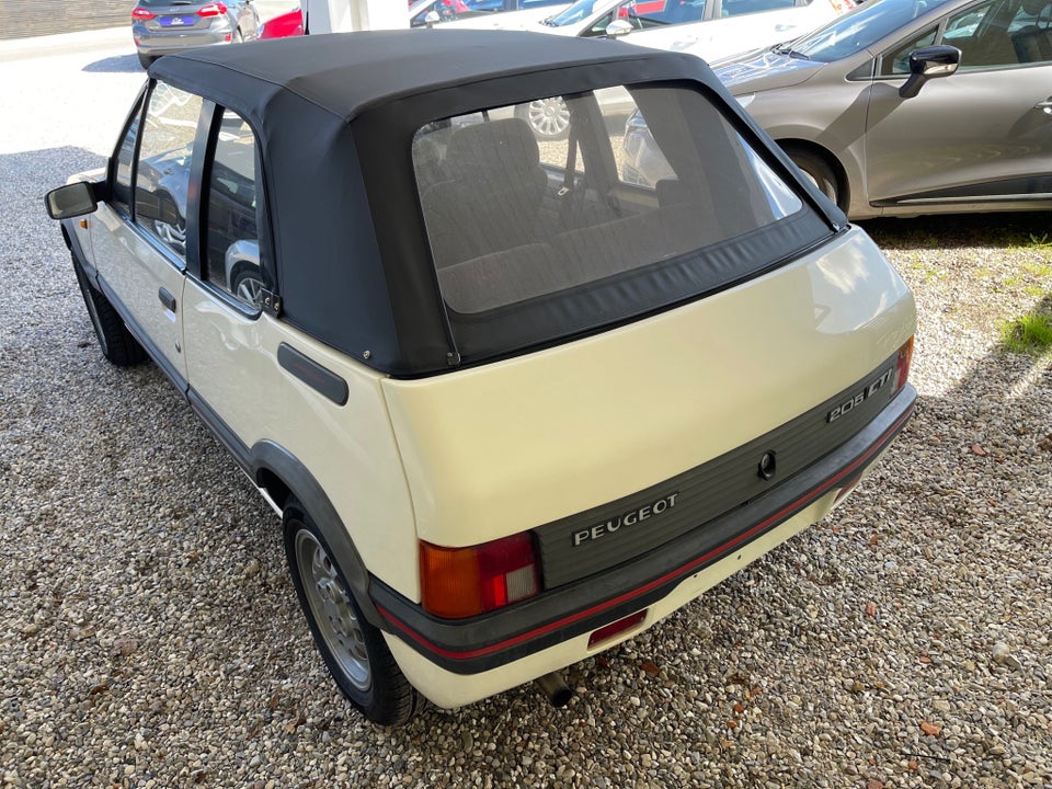 Peugeot 205 1,6 GTi Cabriolet 2d