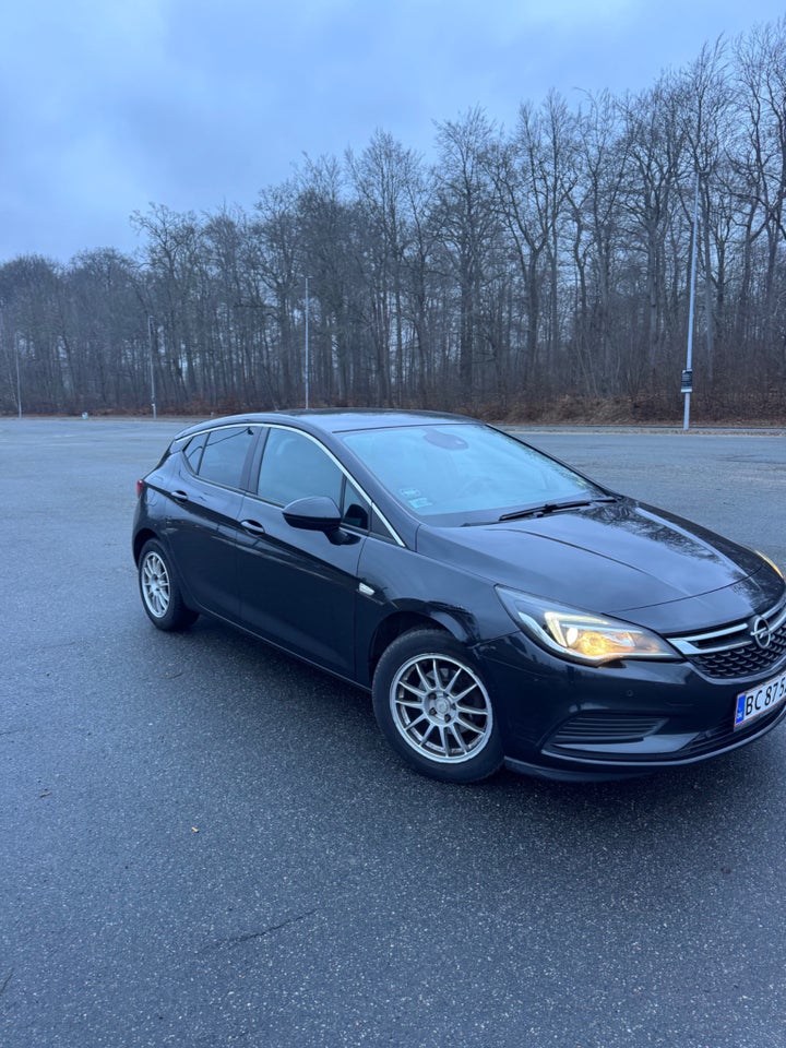 Opel Astra 1,0 T 105 Enjoy 5d