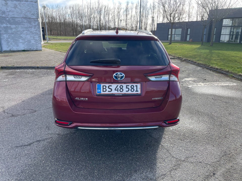 Toyota Auris 1,8 Hybrid H4 Touring Sports CVT 5d
