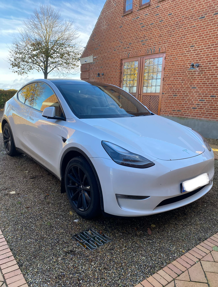 Tesla Model Y Long Range AWD 5d