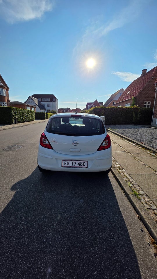 Opel Corsa 1,2 16V Cosmo 5d