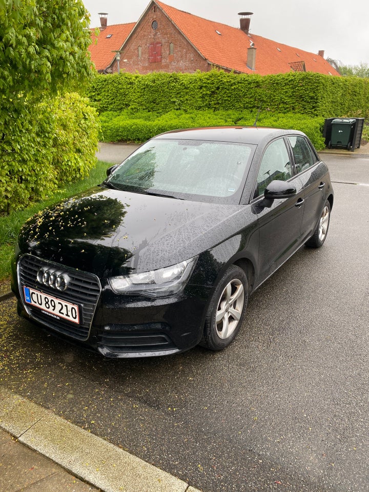 Audi A1 1,2 TFSi 86 Attraction Sportback 5d