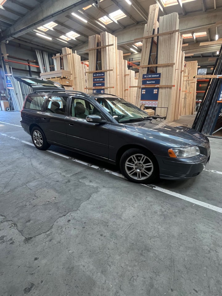 Volvo V70 2,4 170 Momentum aut. 5d