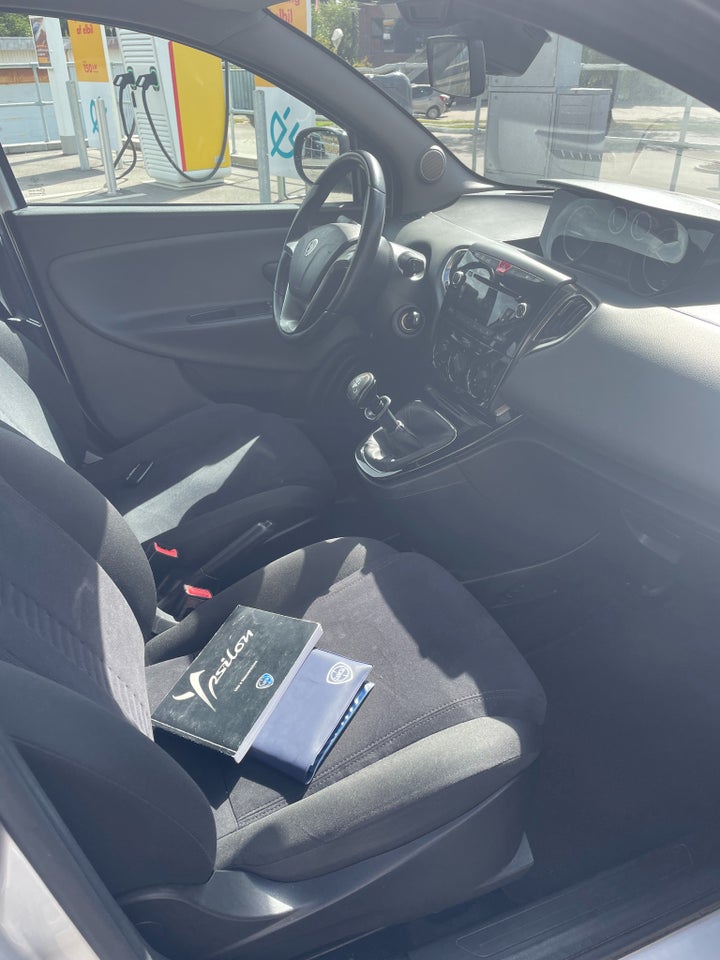 Lancia Ypsilon 1,2 8V 3d