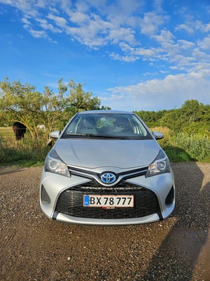 Toyota Yaris 1,5 Hybrid H2 e-CVT Benzin aut. Automatgear modelår 2015 km 119000 Grå ABS airbag servi