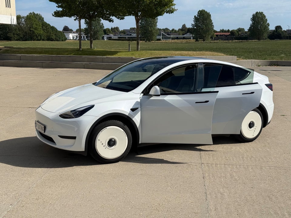 Tesla Model Y RWD 5d