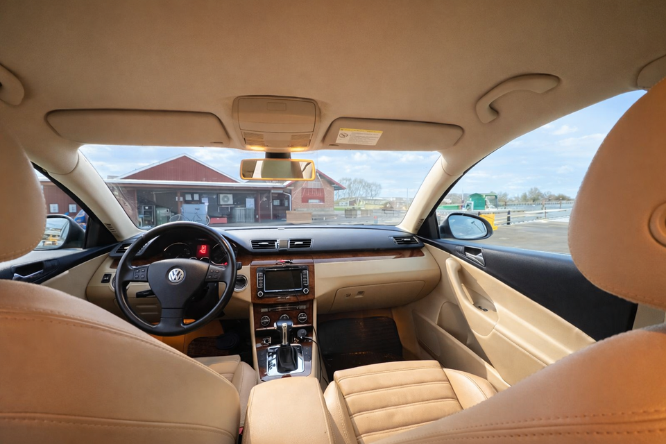 VW Passat 3,2 FSi Sportline Variant DSG 4Motion 5d