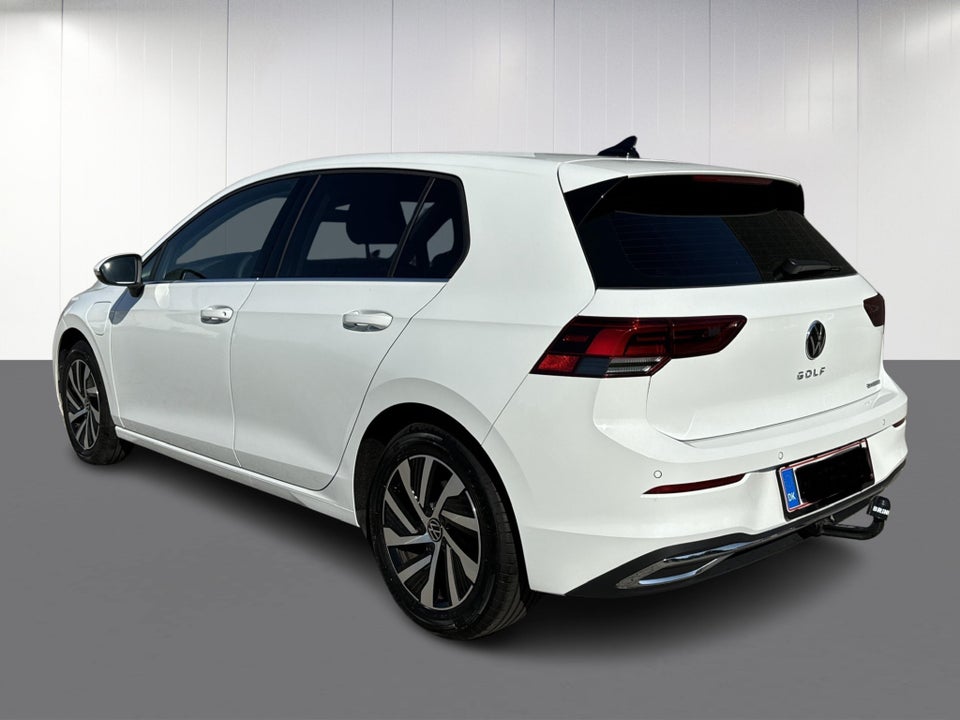 VW Golf VIII 1,4 eHybrid DSG 5d