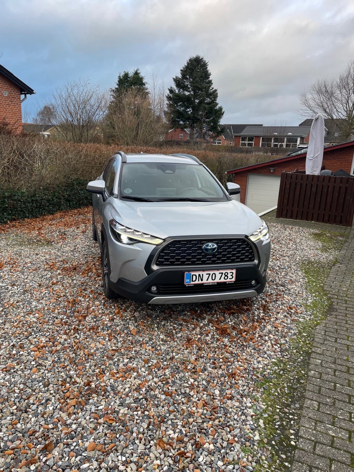 Toyota Corolla Cross 2,0 Hybrid Style Comfort CVT 5d