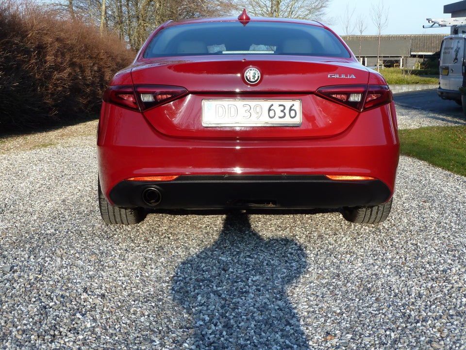Alfa Romeo Giulia 2,0 T 200 Super aut. 4d
