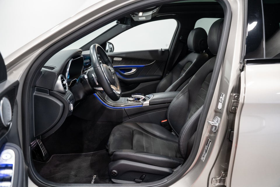 Mercedes C300 de 2,0 AMG Line stc. aut. 5d