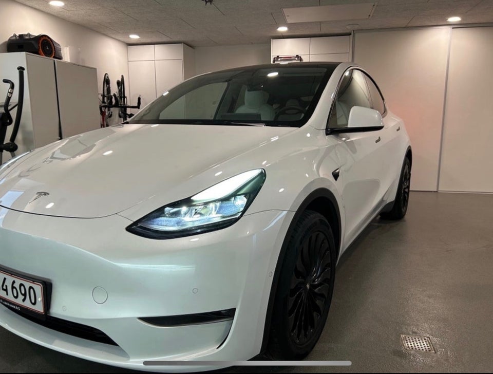Tesla Model Y Long Range AWD 5d