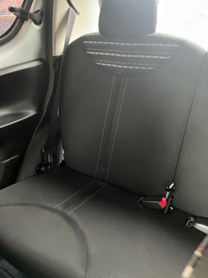 Citroën C1 1,0i Attraction 5d