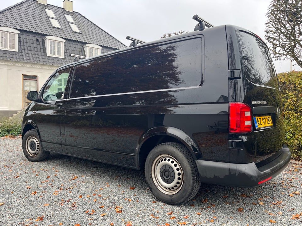 VW Transporter 2,0 TDi 140 Kassevogn lang