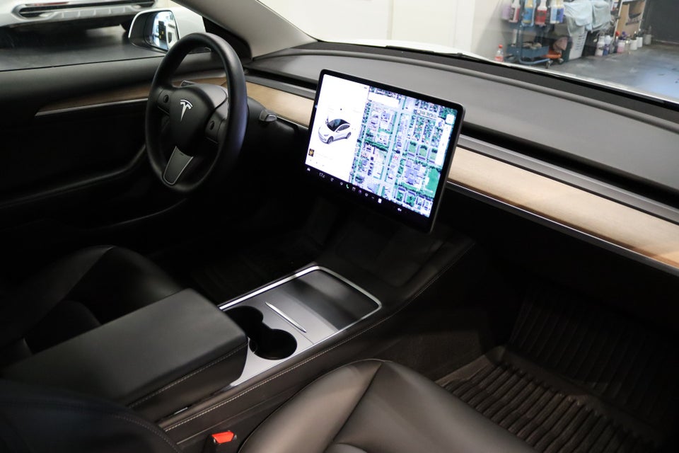 Tesla Model 3 Standard Range+ RWD 4d