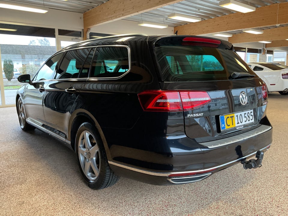 VW Passat 2,0 TDi 240 Highline Variant DSG 4Motion Van 5d