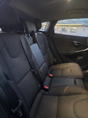 Volvo V40 CC 2,0 D3 150 Summum aut. 5d