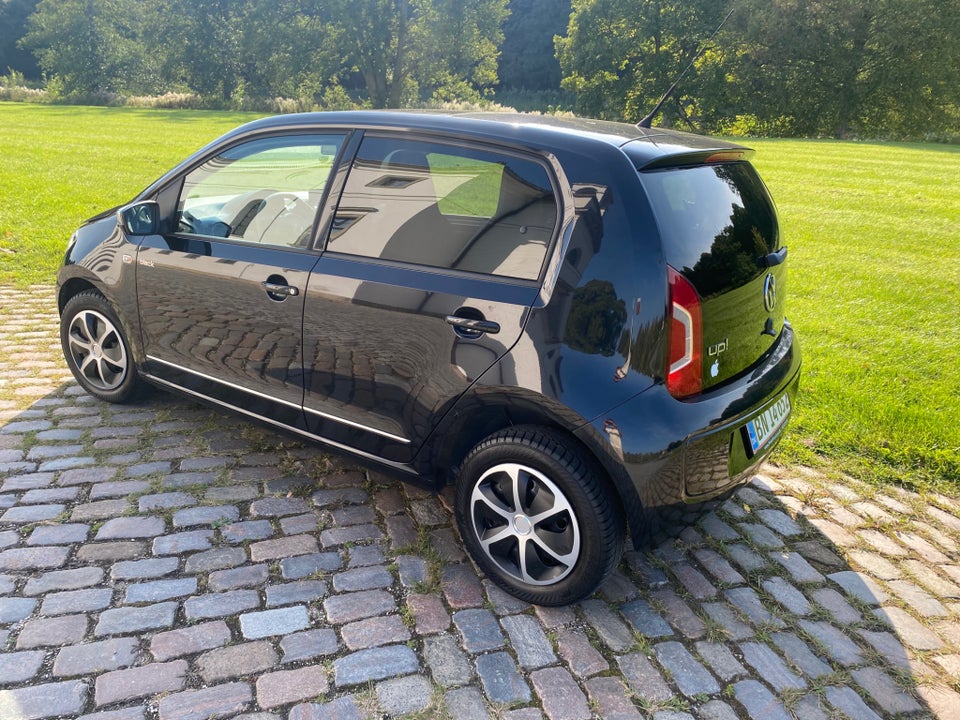 VW Up! 1,0 75 Black Up! 5d