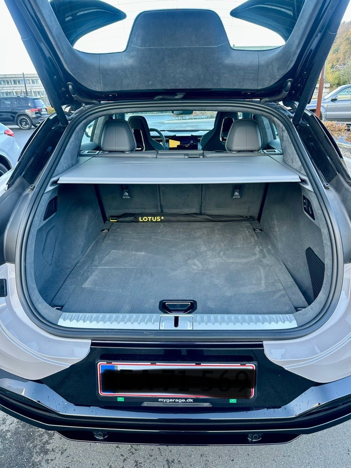Lotus Eletre 5d