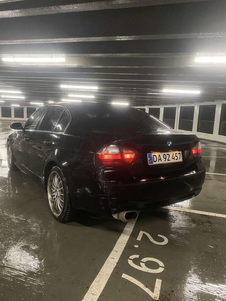 BMW 320i 2,0  4d